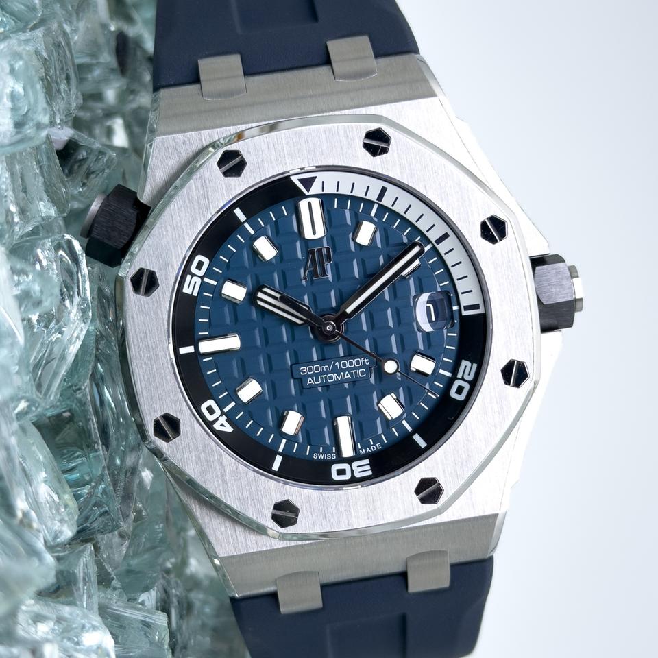 Audemars Piguet Royal Oak Offshore Diver Blue Dial Complete Plus 2 Straps